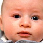 unschuldiges kleines baby