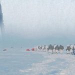 us-truppen vor antarktischer pyramide